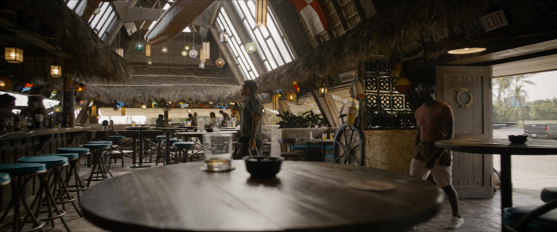 Фильм Дом у дороги (2024)